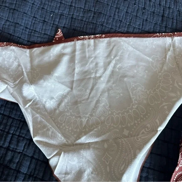 BANDANA Top - Picture 4 of 7